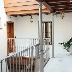 One&lux Byron Apartment